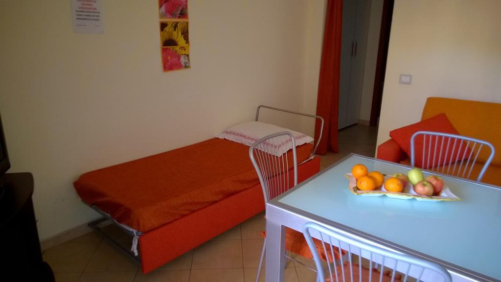 Appartamenti Vacanze Mareemare Capo dʼOrlando Exteriör bild