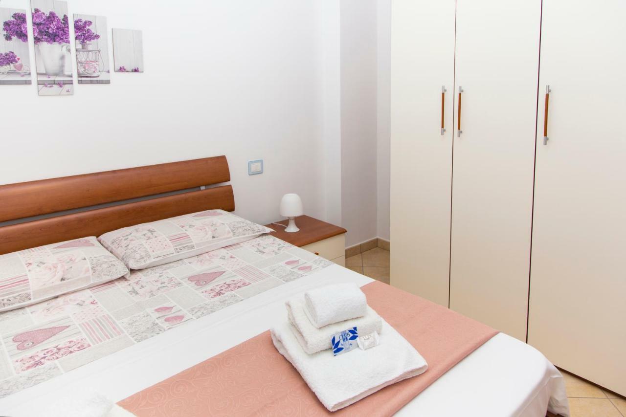 Appartamenti Vacanze Mareemare Capo dʼOrlando Exteriör bild
