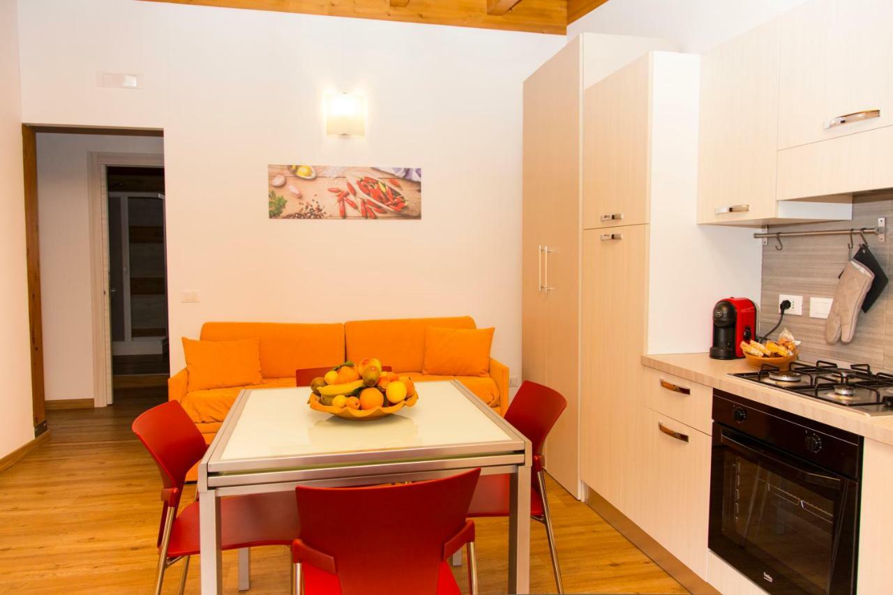 Appartamenti Vacanze Mareemare Capo dʼOrlando Exteriör bild